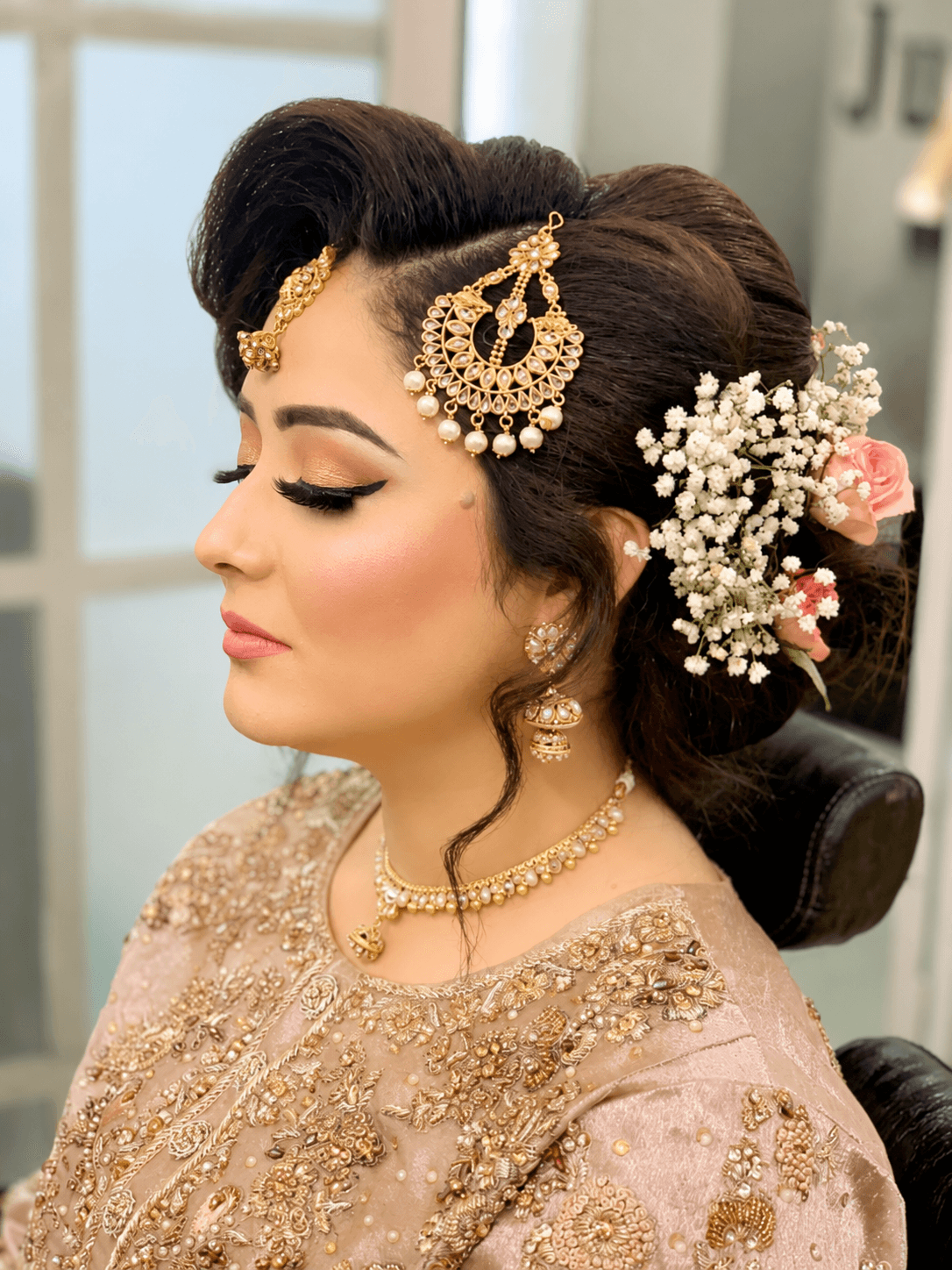 Bridal glam in green and gold with pearl layers